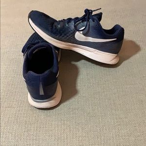 Navy nike zoom Pegasus 34